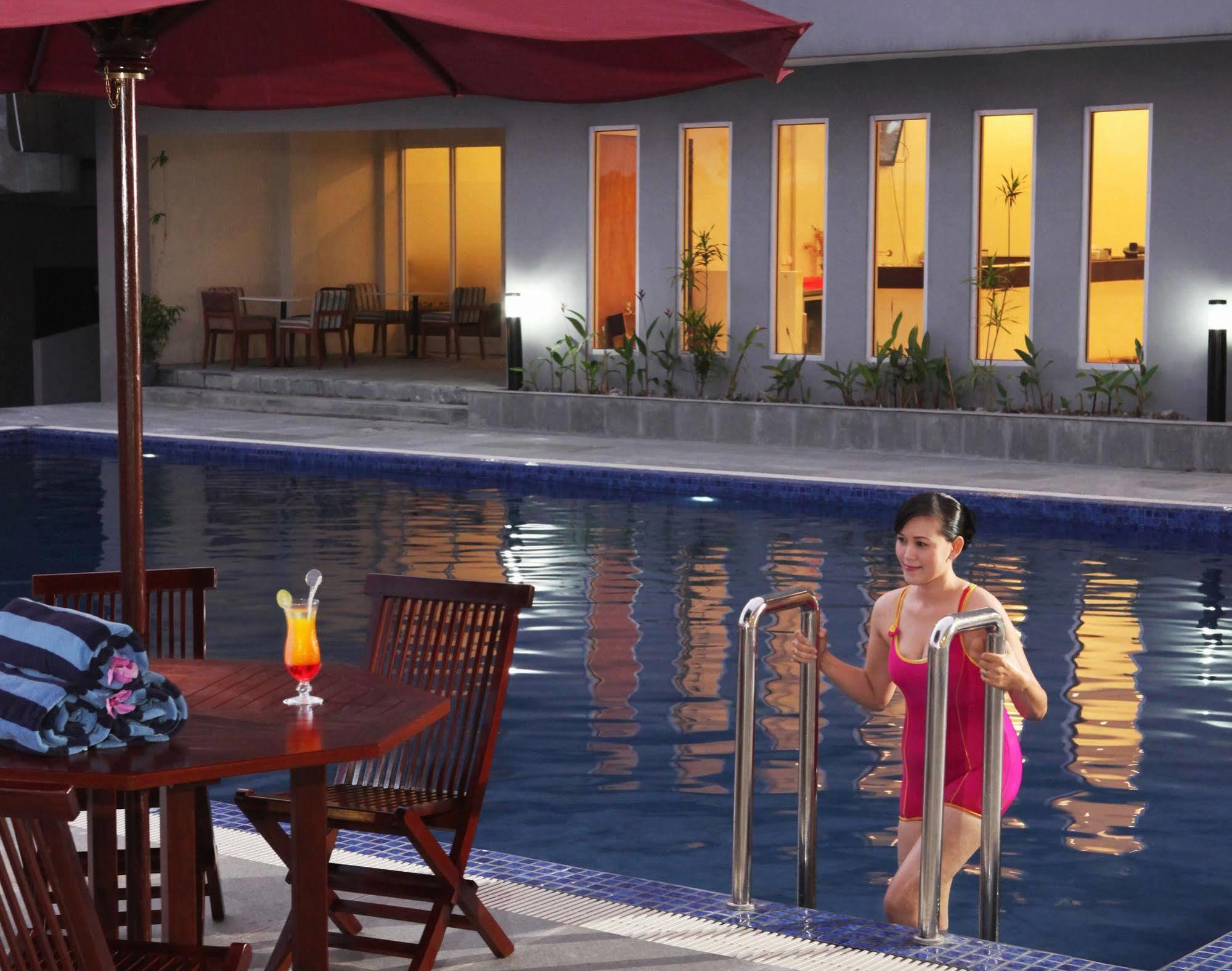 Swiss-Belinn Pangkalanbuun Exteriör bild